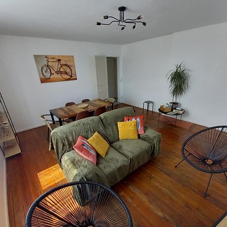 Appartement spacieux avec piscine Sedan Extérieur photo