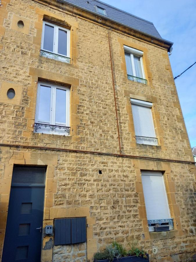 Appartement spacieux avec piscine Sedan Extérieur photo